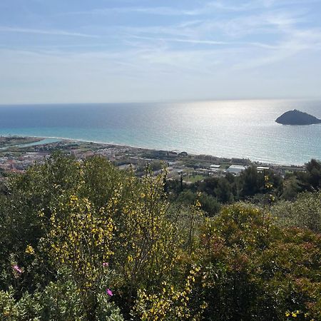 Le Torri Riviera Holiday Albenga Buitenkant foto
