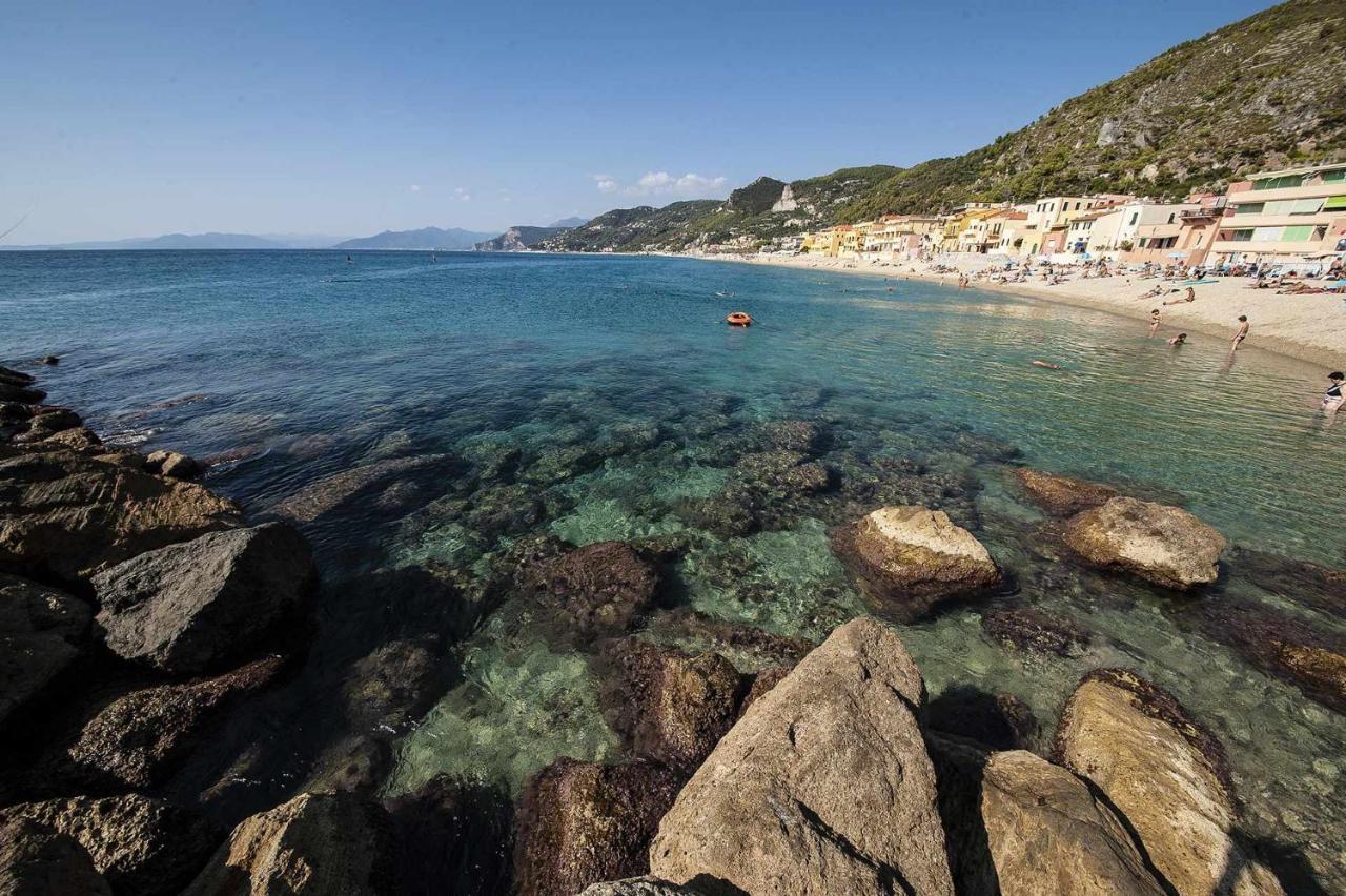Le Torri Riviera Holiday Albenga Buitenkant foto